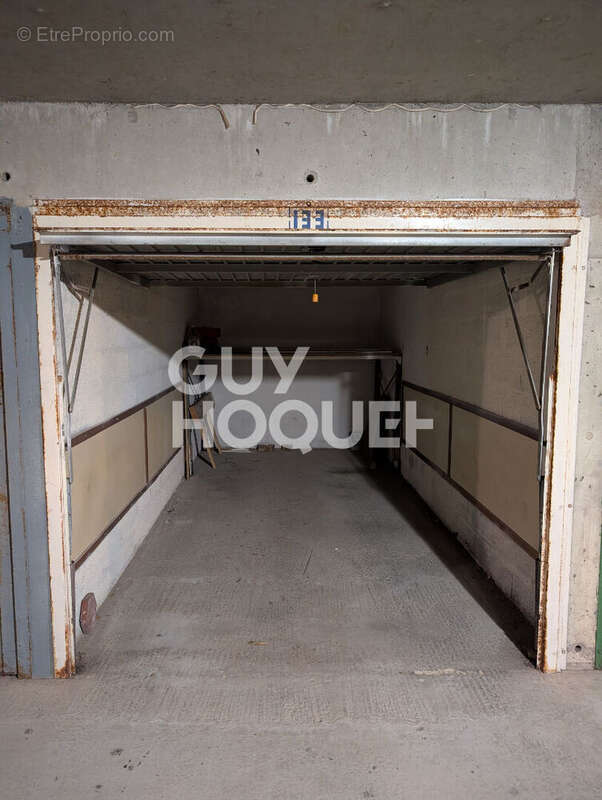 Parking à SAINT-GILLES-CROIX-DE-VIE