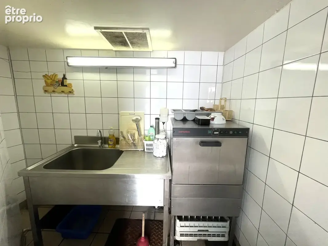 Centre d'Egliseneuve d'Entraigues Bar avec activité d’Hôtel-Restaurant - photo 7