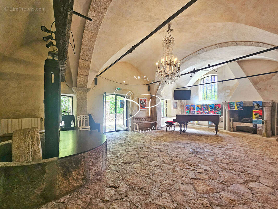 Maison à ENTRECASTEAUX