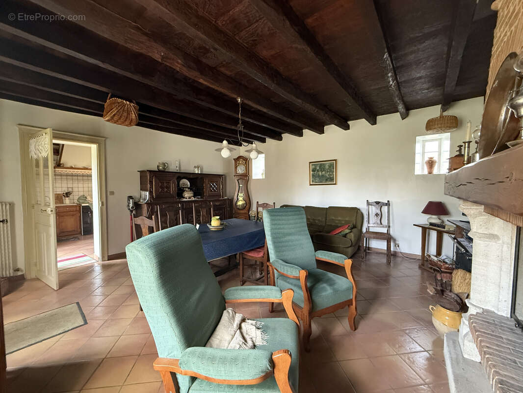 Maison à SAINT-PRIEST-LA-MARCHE