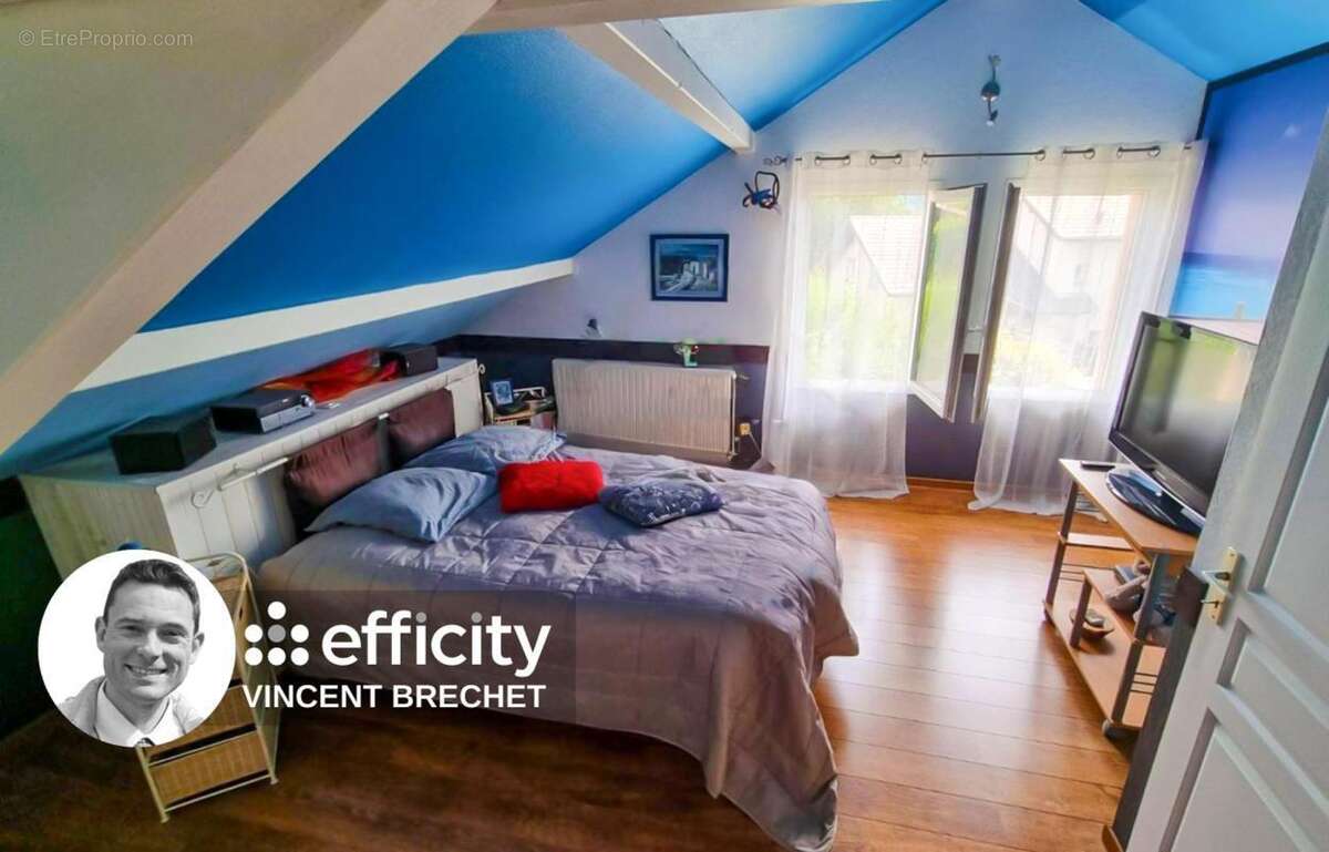 Maison à CRUSEILLES