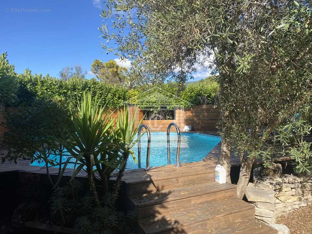 Maison à TOURRETTES