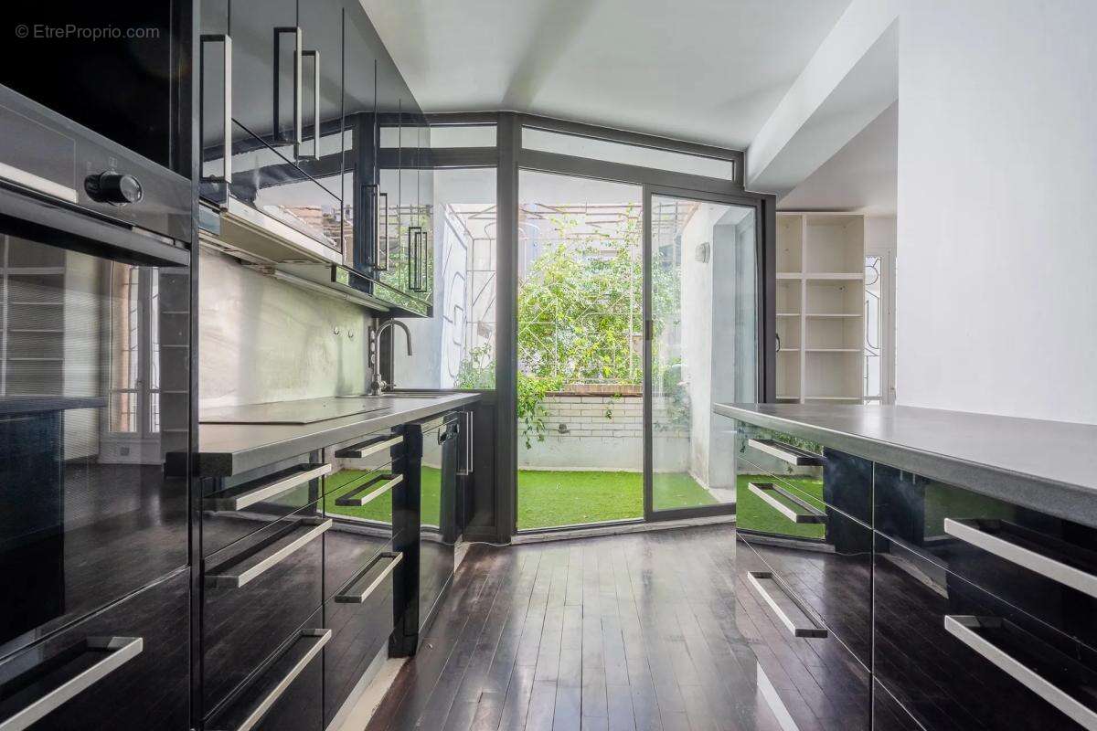 Appartement à PARIS-11E