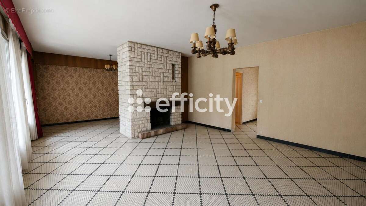 Maison 226 m² à Rochecorbon  - photo 3