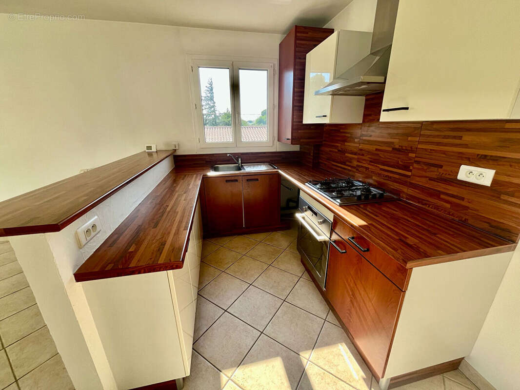 Appartement à L'ISLE-SUR-LA-SORGUE