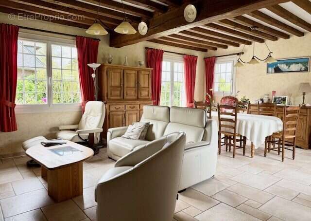 Maison à ANGERVILLE-LA-MARTEL