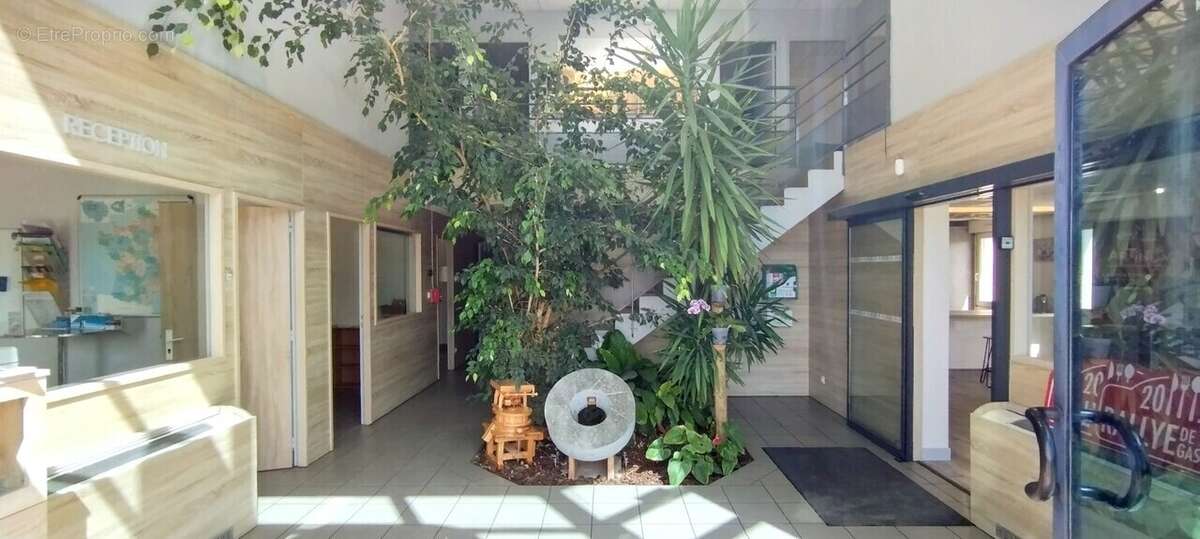 Commerce à ROMANS-SUR-ISERE