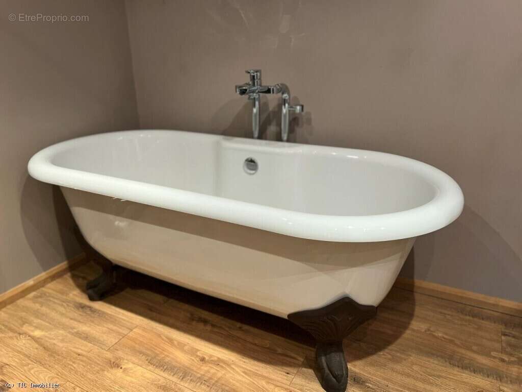 Maison à CHAMPAGNE-MOUTON