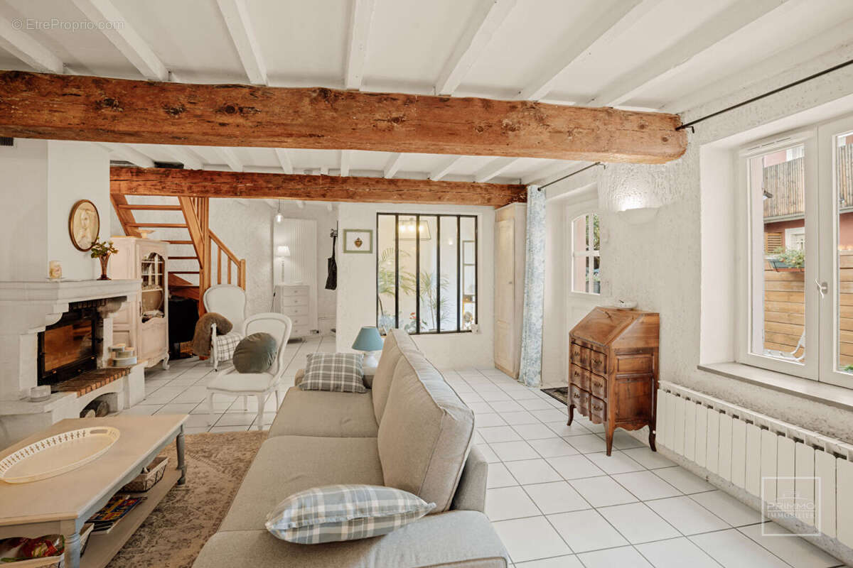 Maison à FONTAINES-SUR-SAONE