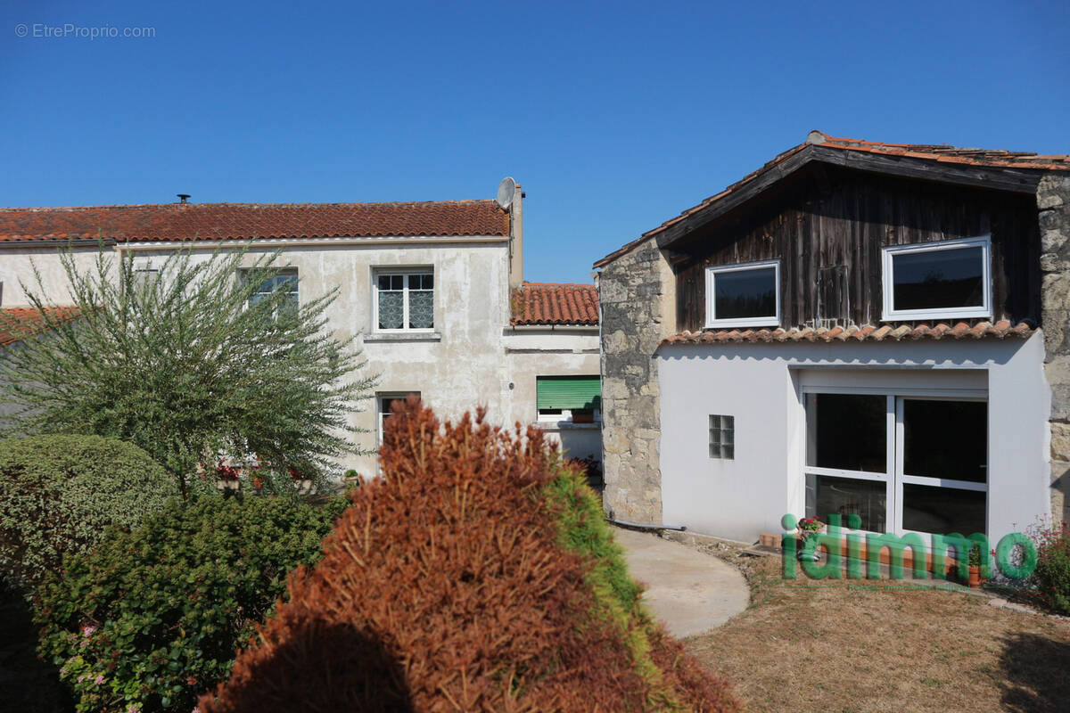 Maison à LA JARRIE