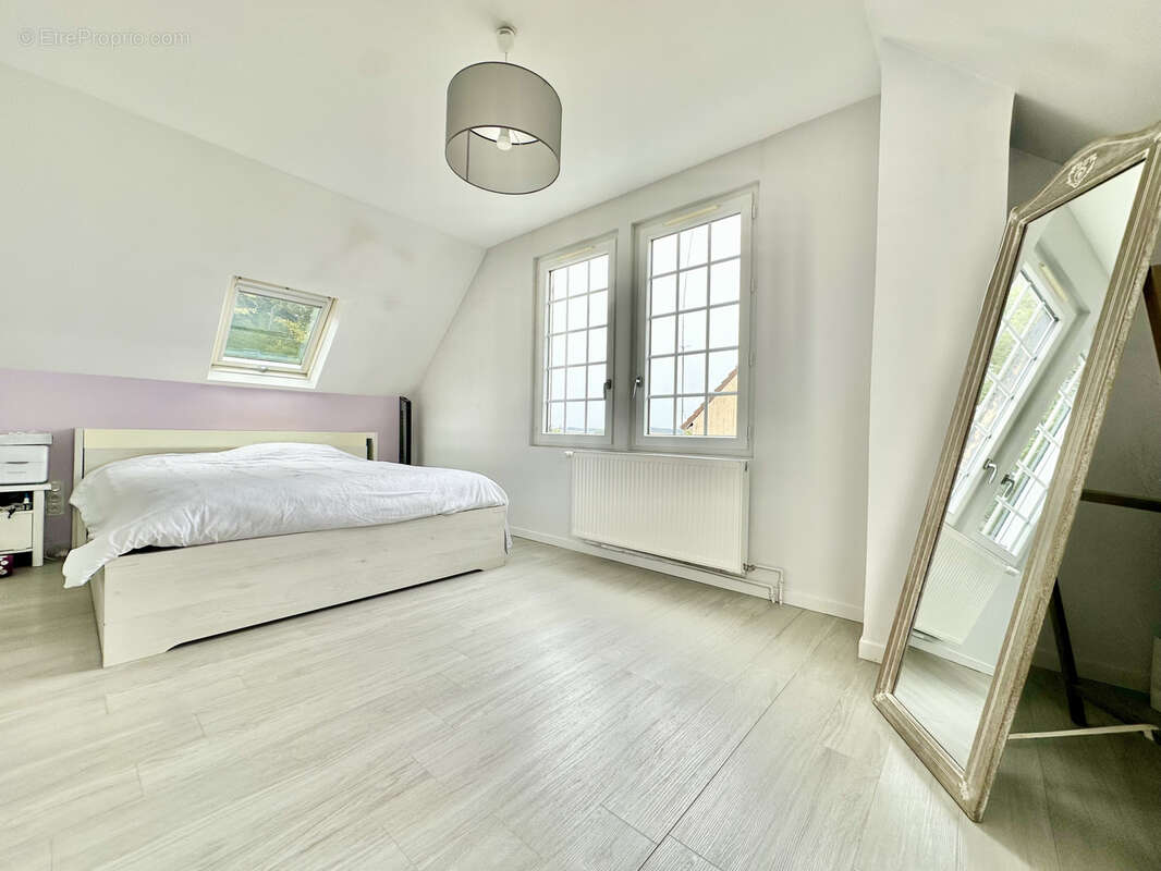 Maison à FONTAINE-CHAALIS