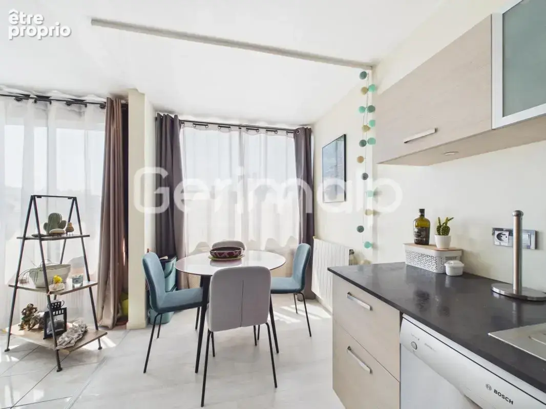 Vente - Appartement - 3 pièces + cuisine - 74,21 m² - 365 000 € - photo 2