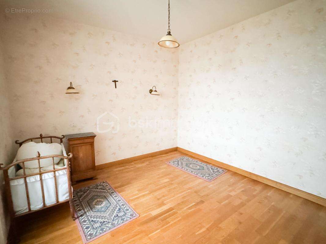 Maison à SAINT-PIERRE-LA-COUR