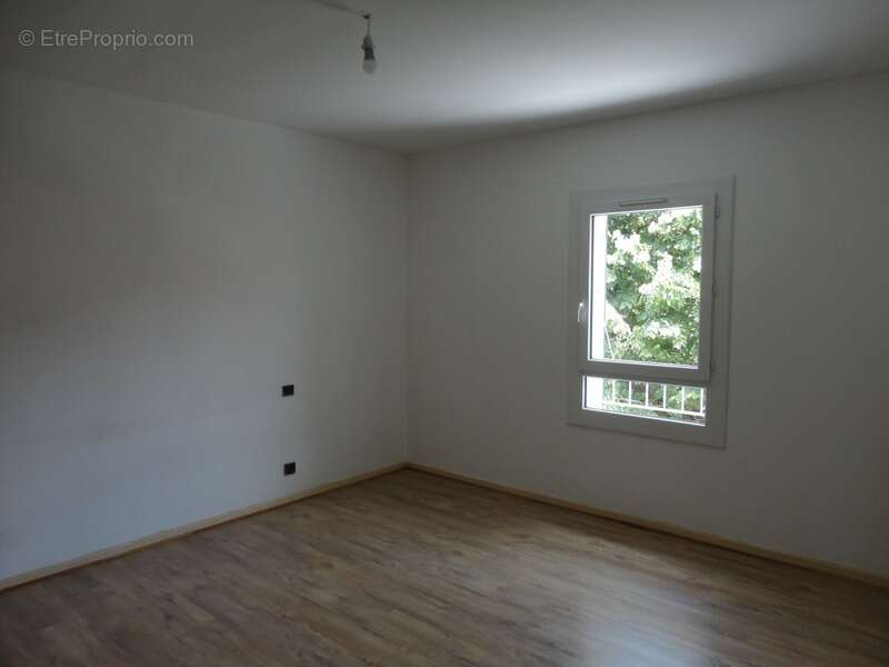 Dpt Tarn (81), à vendre Castres villa P6 de 124 m² sur terrain 358 m² avec terrasse et garage - photo 18