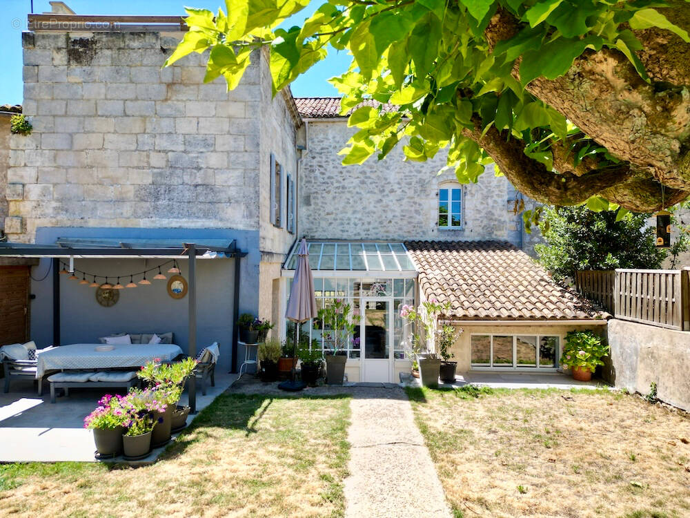 Maison à FRONSAC