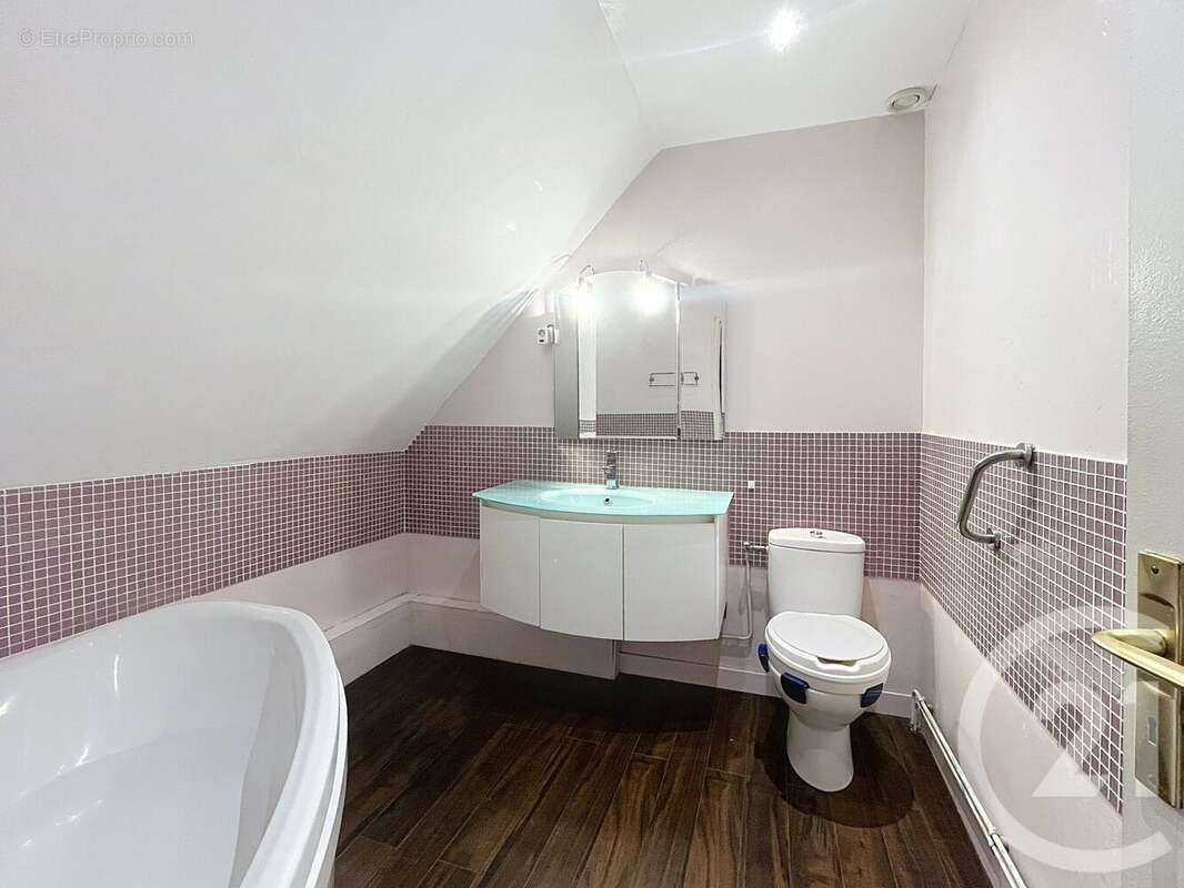 Maison à CHAMPILLON