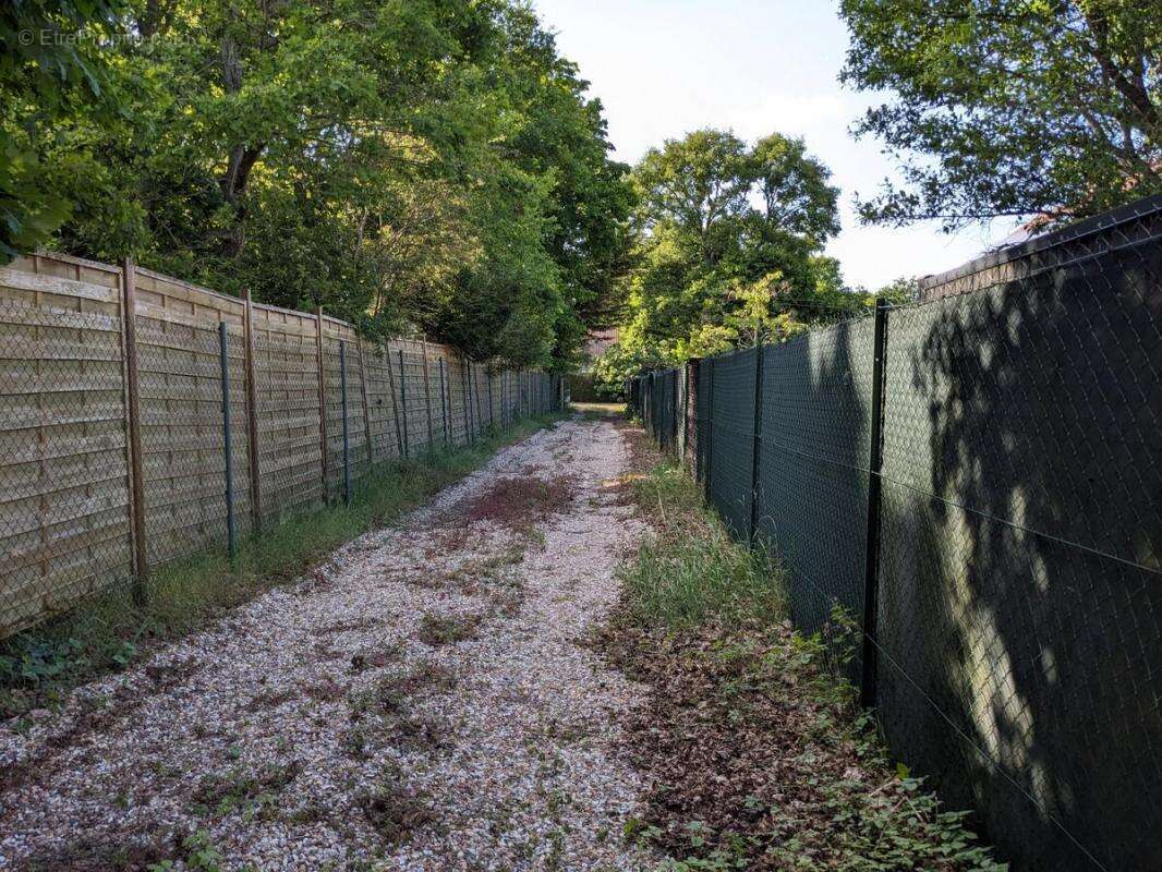 Maison à MOUSSEAUX-SUR-SEINE