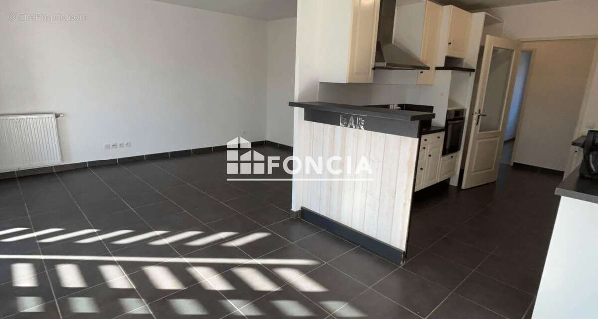 À vendre ,Spacieux T4 dans résidence recherchée avec vue exceptionnelle sur Belledonne - photo 6