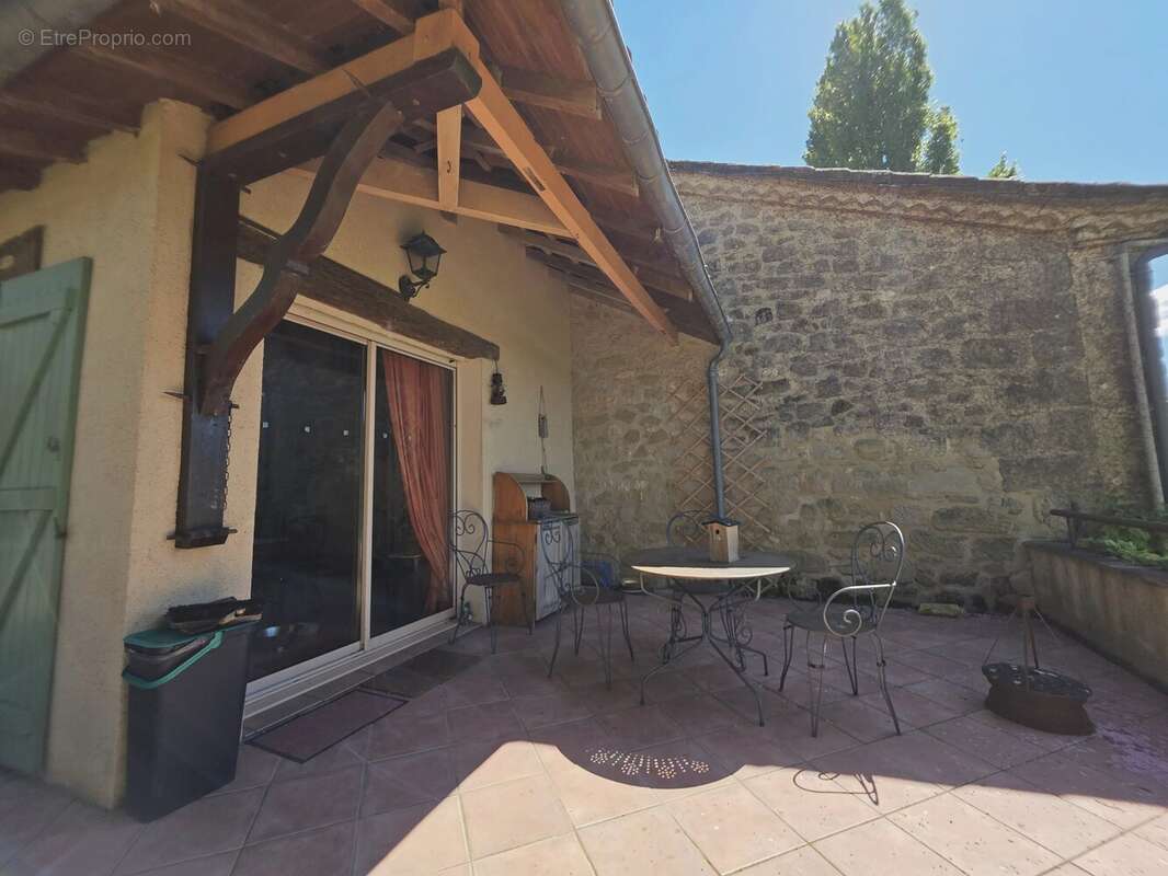 Maison à LAUZUN