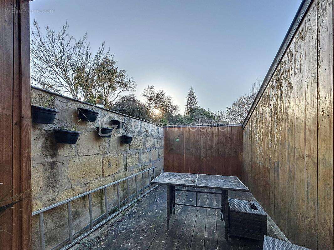 Maison à SAINT-JEAN-DE-BLAIGNAC