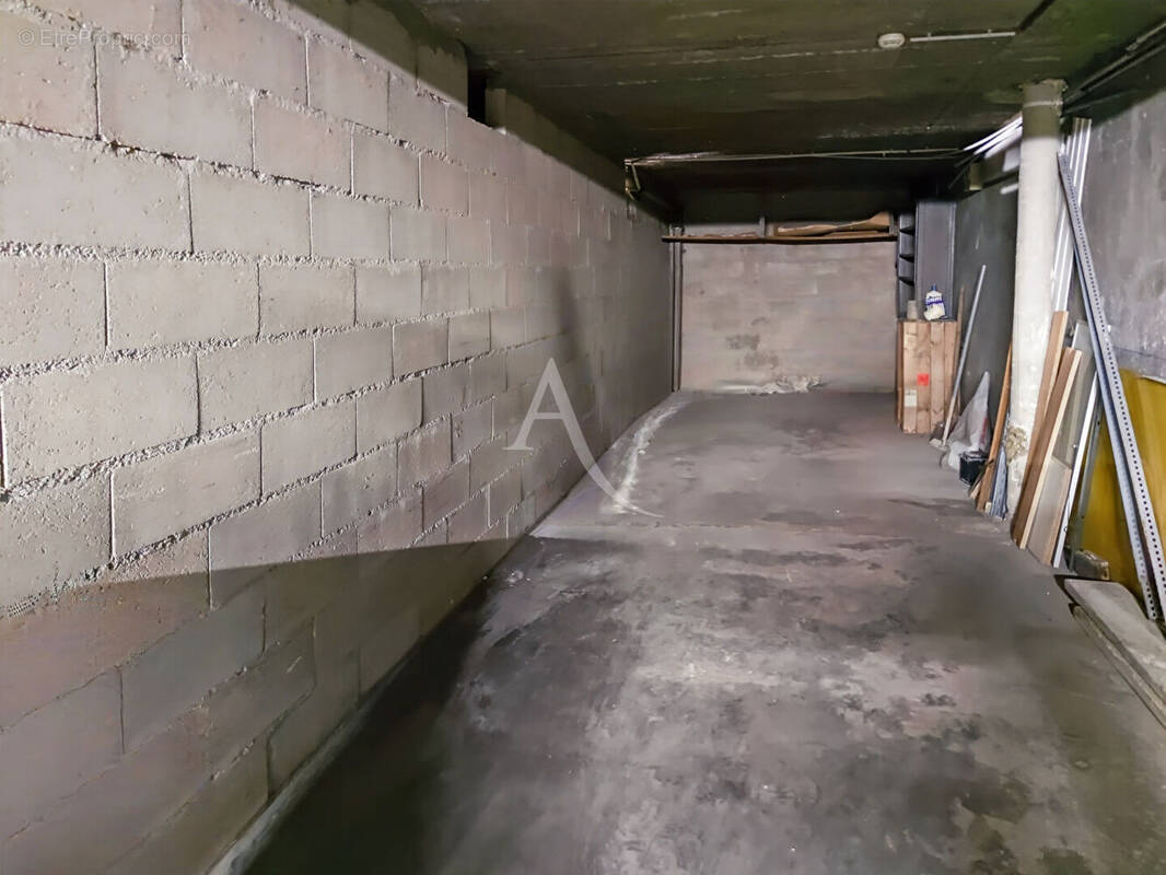 Parking à IVRY-SUR-SEINE