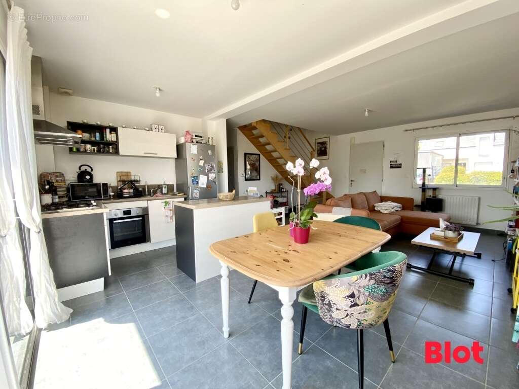 Maison 85 m² à Montfort-Sur-Meu  - photo 3