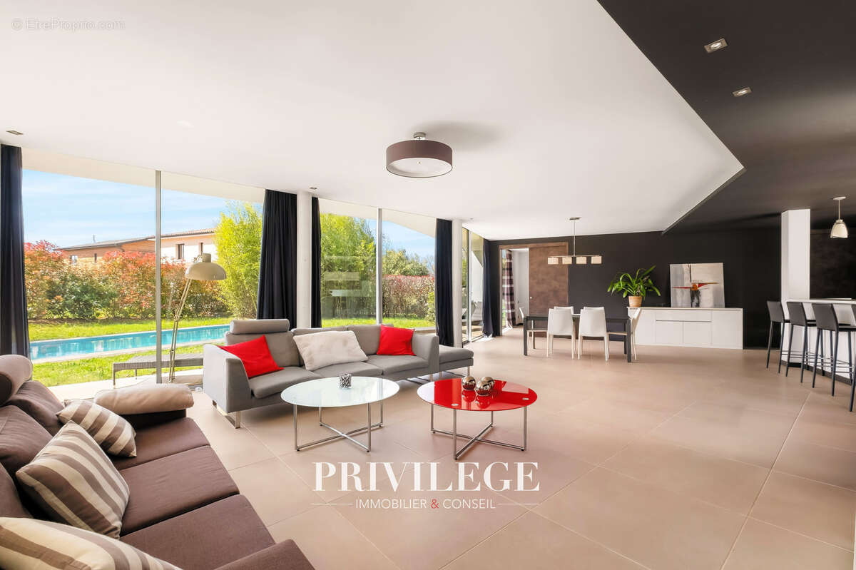 Maison à CHARBONNIERES-LES-BAINS