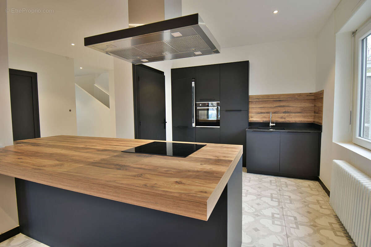 Maison 215 m² à Annemasse  - photo 5