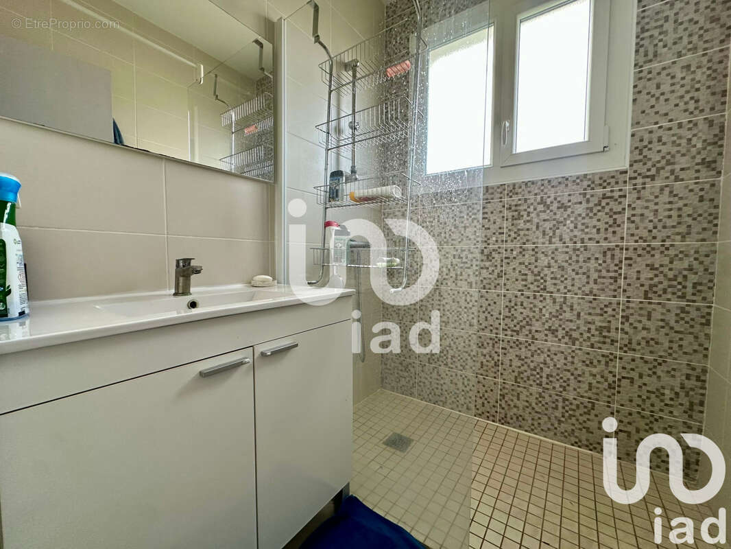 Maison 106 m² à Semussac  - photo 8