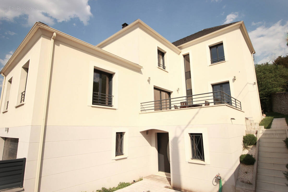 Maison à CHENNEVIERES-SUR-MARNE