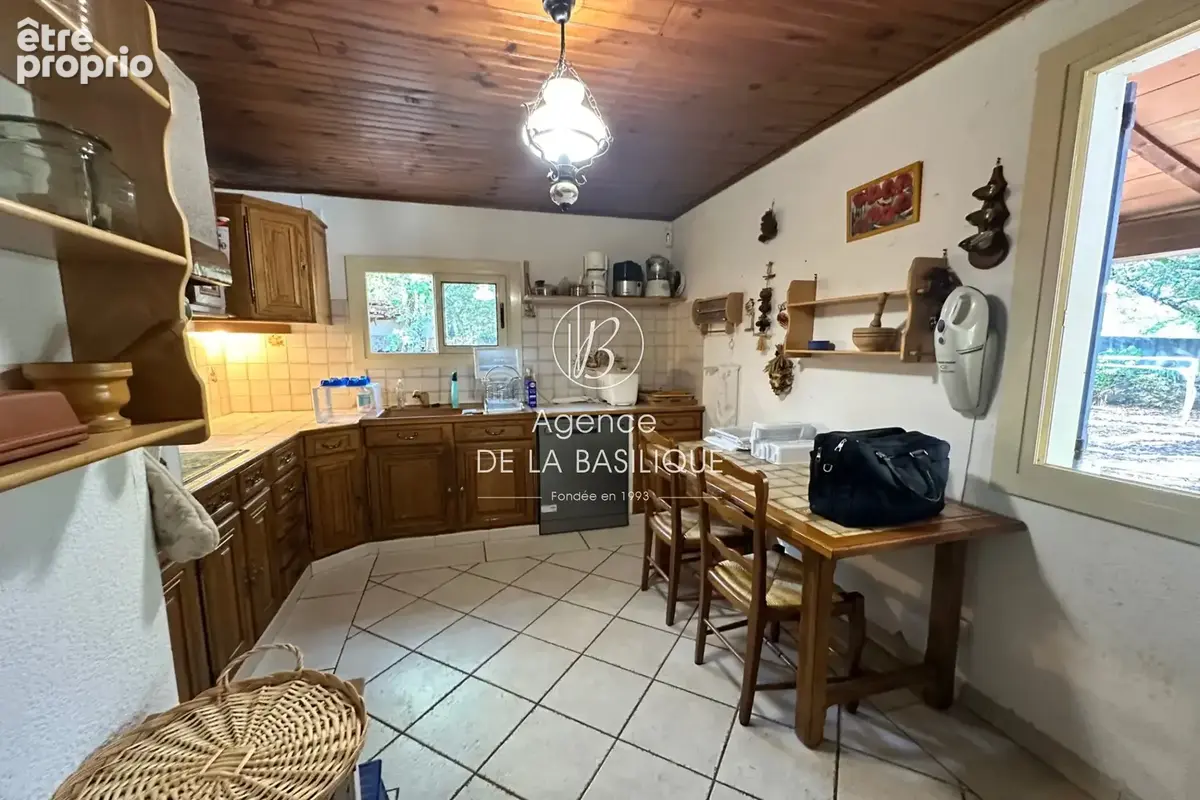 Maison 6 pièces 133 m² à vendre à Saint-Maximin-La-Sainte-Baume (83470) - photo 5