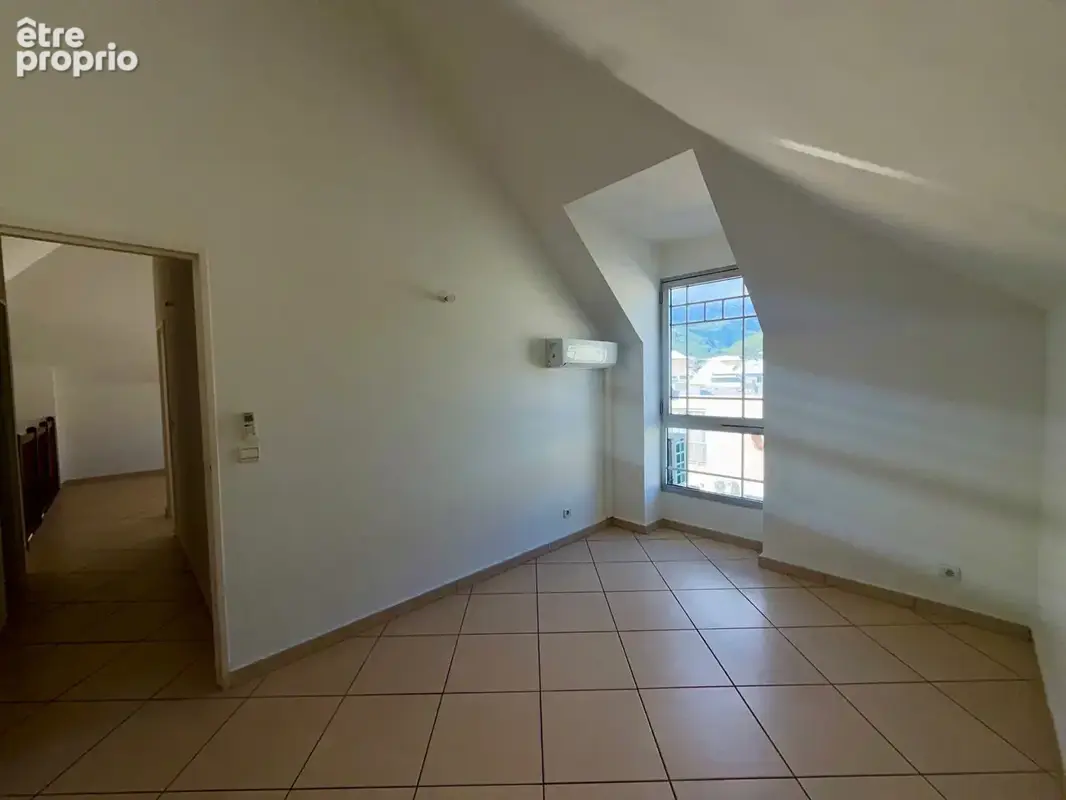 Au coeur du Carré d'Or  -  Spacieux duplex de 102 m². - photo 7