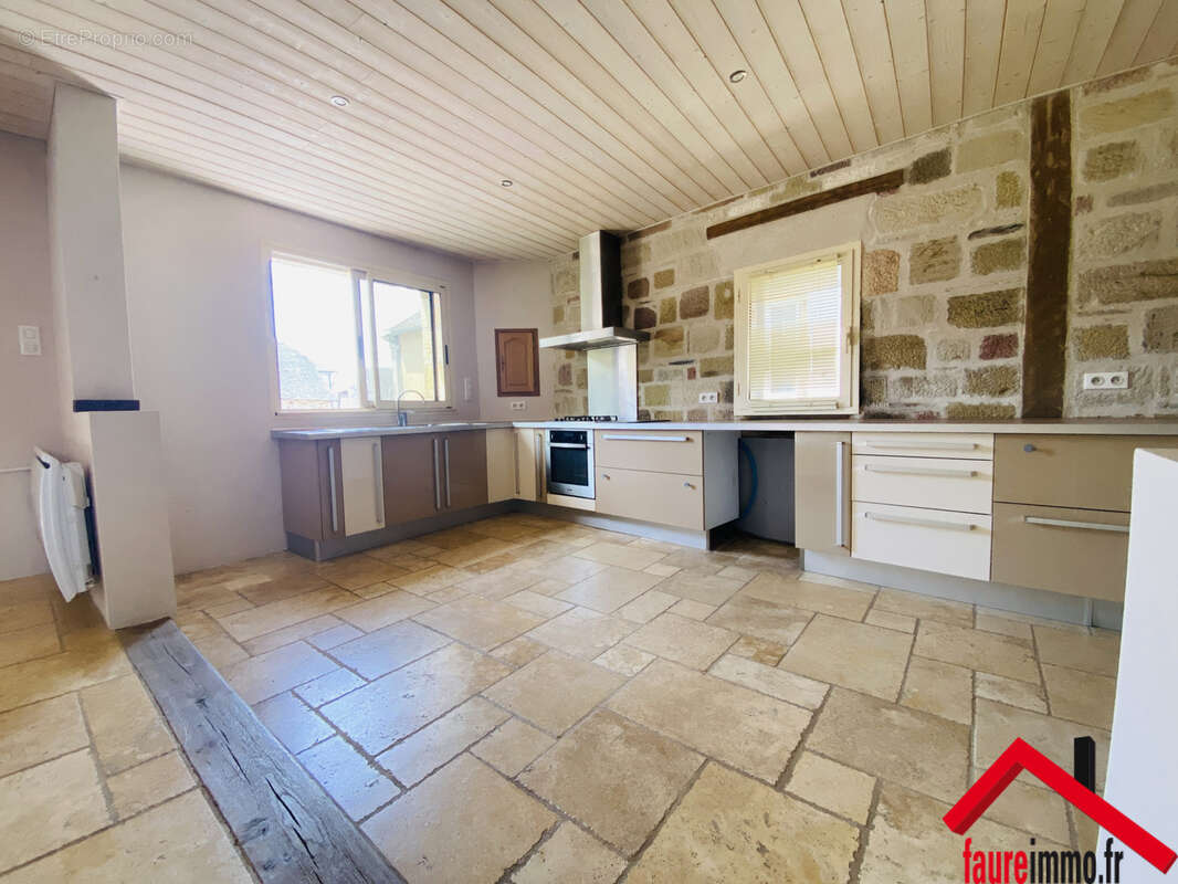 Maison à SAINTE-FEREOLE