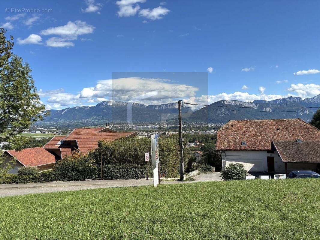 Appartement à POISY