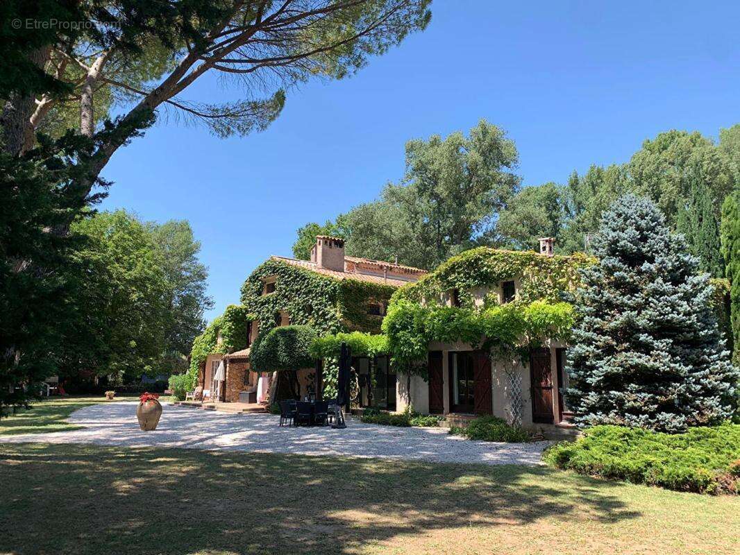 Maison à TOURVES