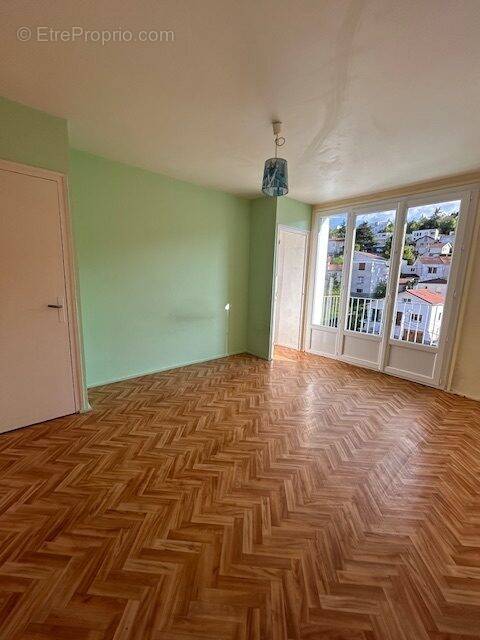 Appartement à SAINT-ETIENNE