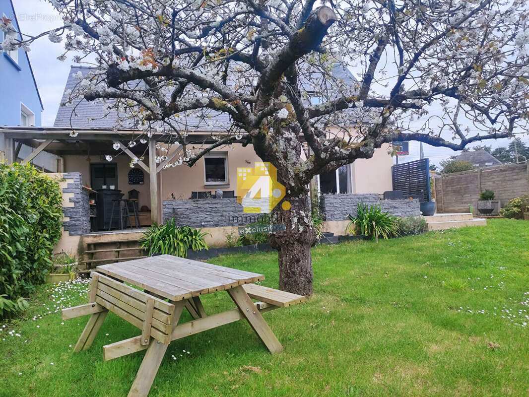 Maison à DONGES