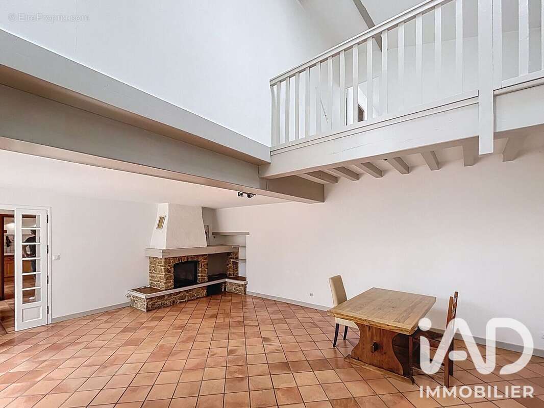 Maison 235 m² à Taluyers  - photo 9