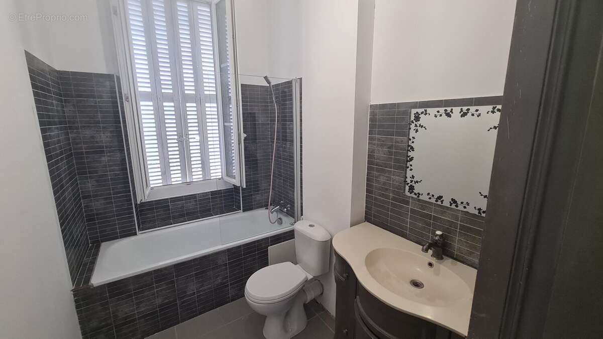 Charmante Maison Mitoyenne de 210 m² avec Jardin de 900 m²  Ruelle-sur-Touvre - photo 7
