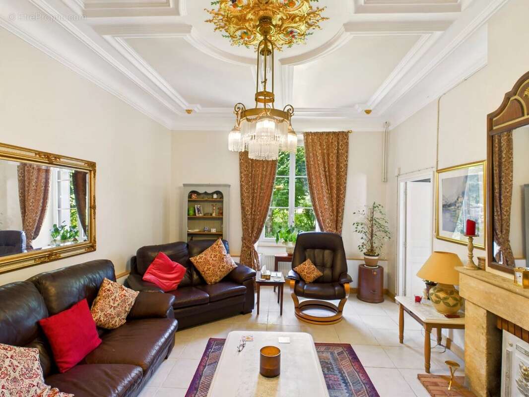 Maison à SAINT-MEDARD-D&#039;EXCIDEUIL