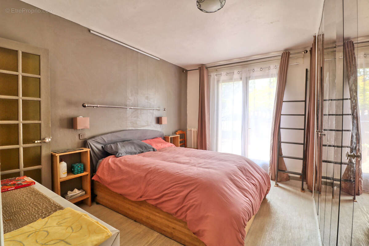Maison Antony 10 pièce(s) - 5 chambres - 2 bureaux + dépendance - DPE C - photo 7