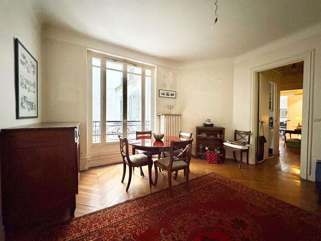 Appartement à PARIS-15E