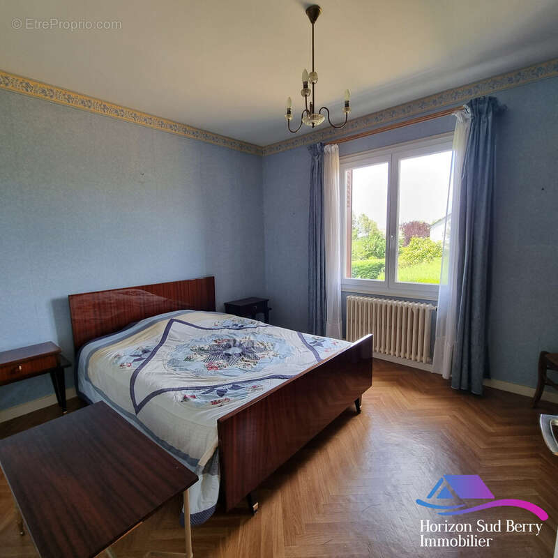 Chambre 2 - Maison à LA CHATRE