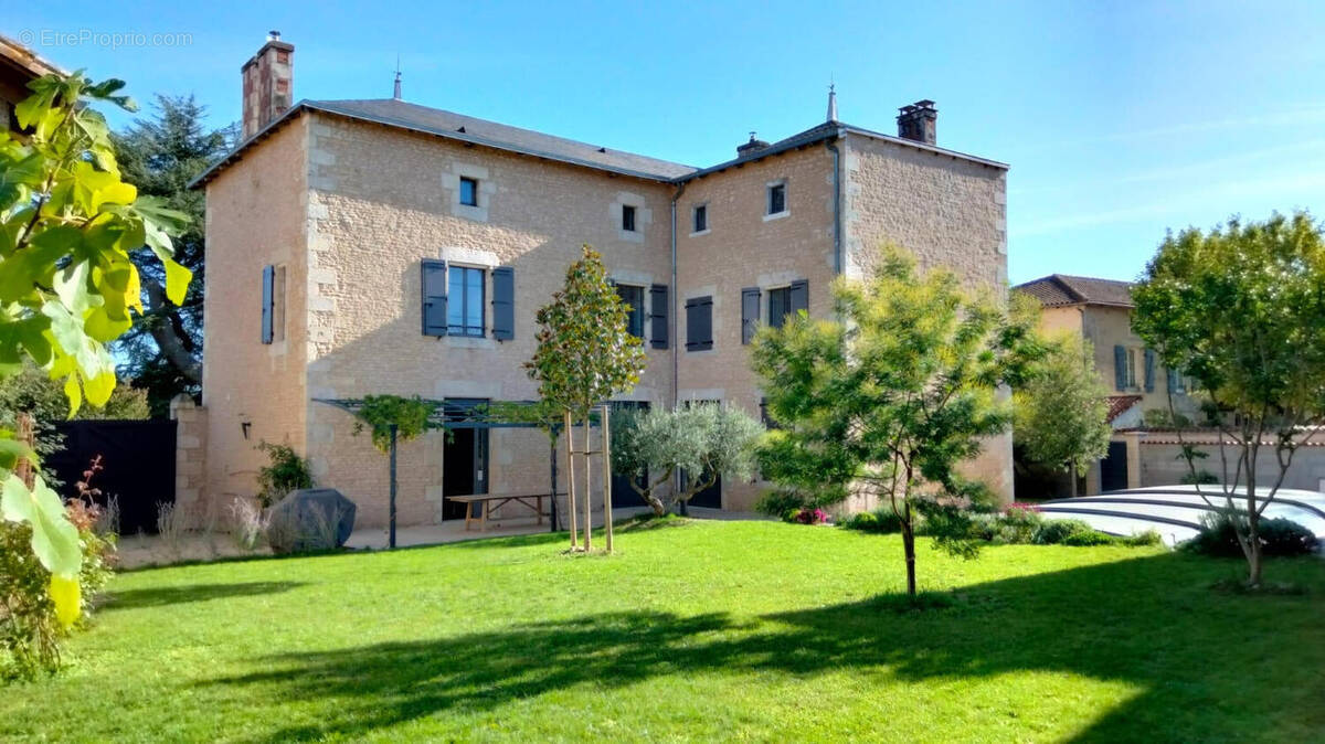 OVERVIEW - Maison à USSON-DU-POITOU