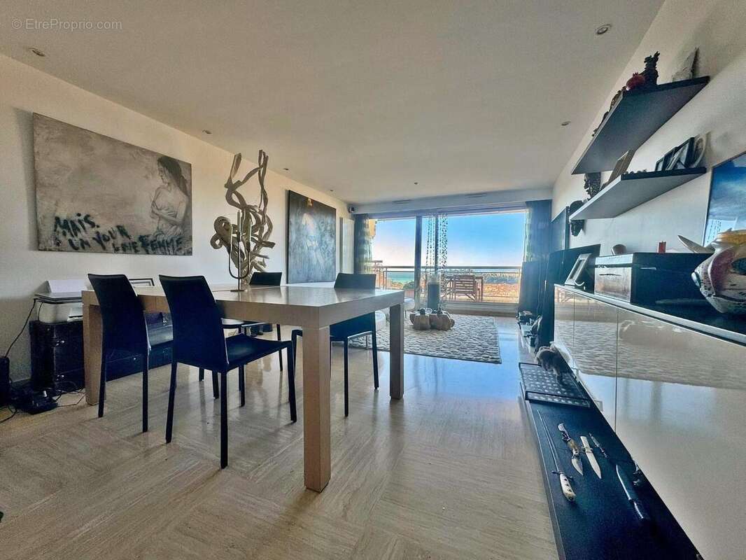   - Appartement à NICE