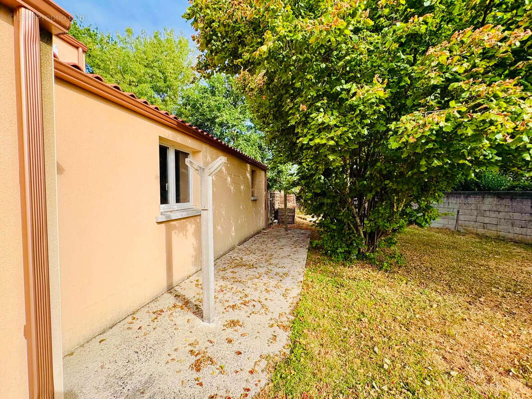 Maison 141m2 habitable Boufféré 5 chambres / poss 6 chambres + grand garage / 850m2 de terrain - photo 16