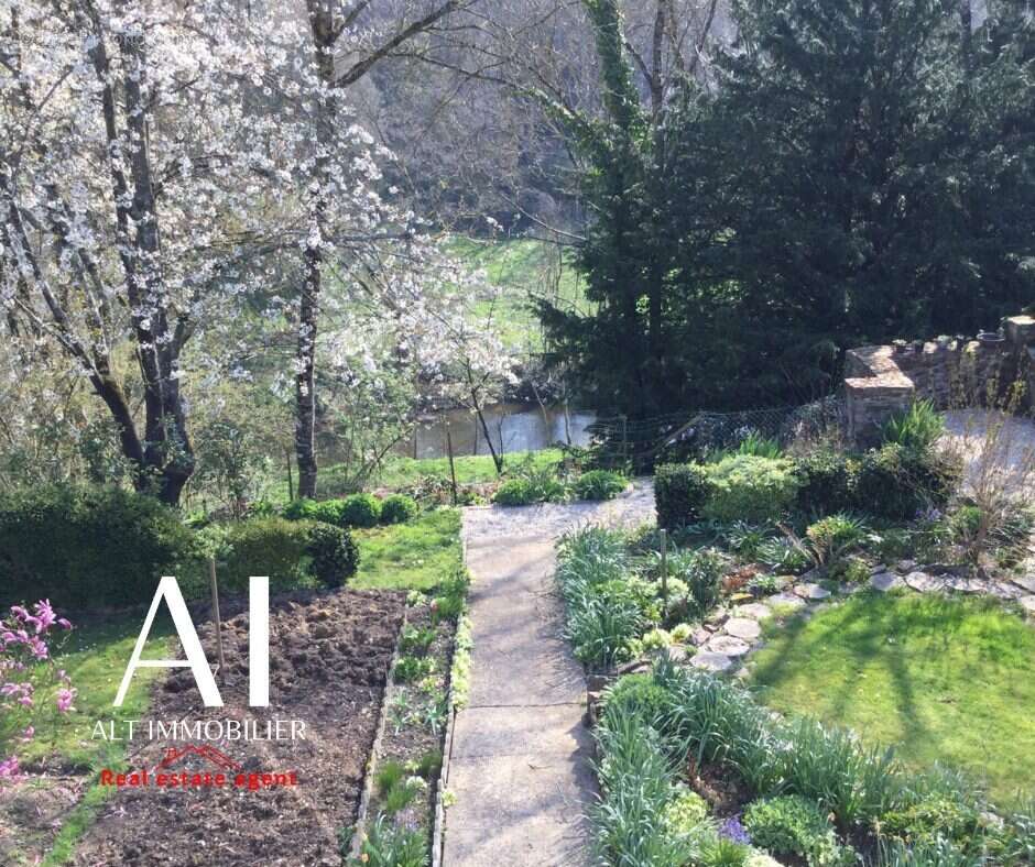 Maison à PONT-D'OUILLY