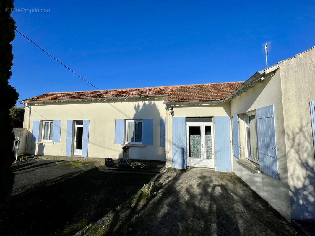 Maison à SAINT-SAVINIEN