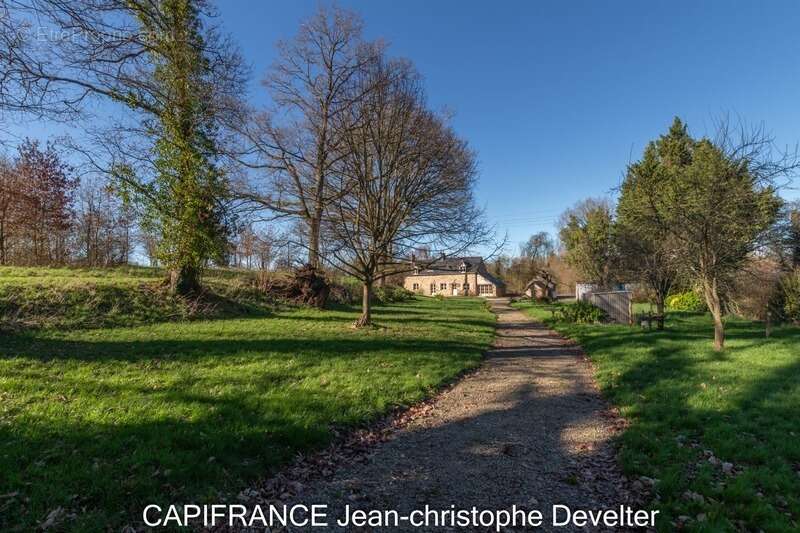 Maison à vendre proche de GORRON (53)maison en pierre 4 chambres sur terrain 1,37 hectare avec garage - photo 3