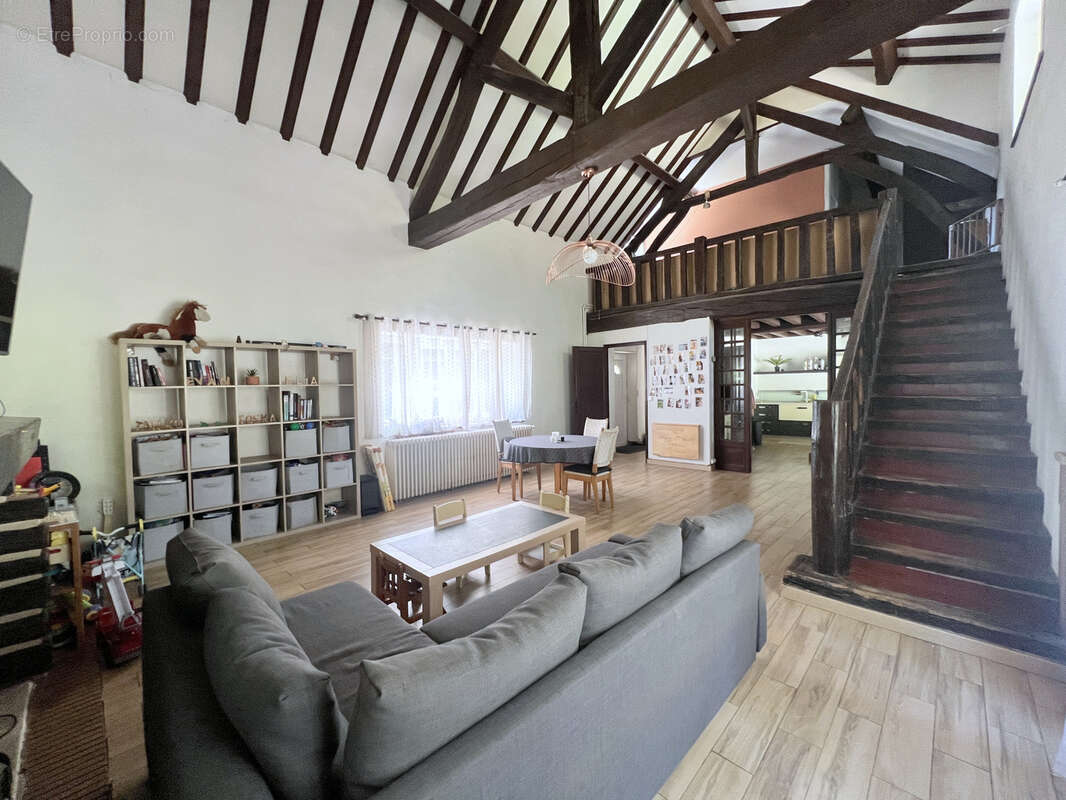 Maison à BAZAINVILLE